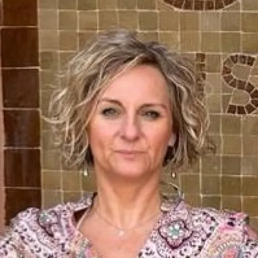 Interview de Myriam GABEAU de UNE AUTRE IMAGE : Destination estime de soi : réinventer les stages immersifs pour booster la confiance des femmes